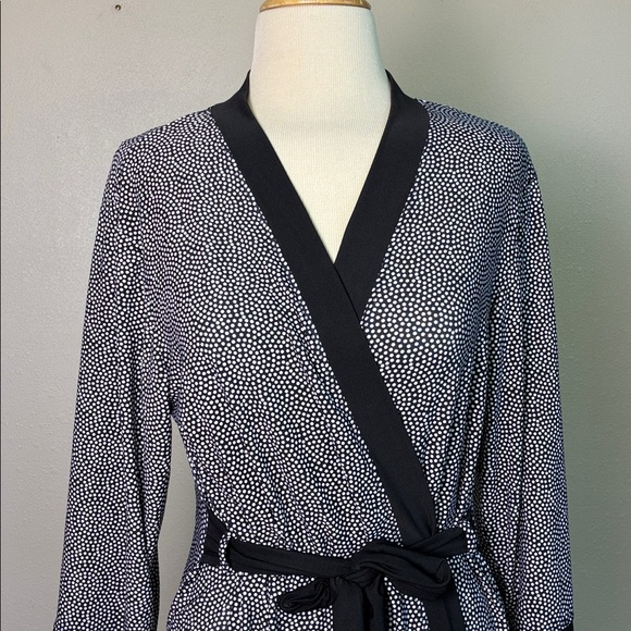 RENE ROFE Sleepwear Medium Black White Geometric Print Lightweight Robe‎ Knee - Picture 2 of 9